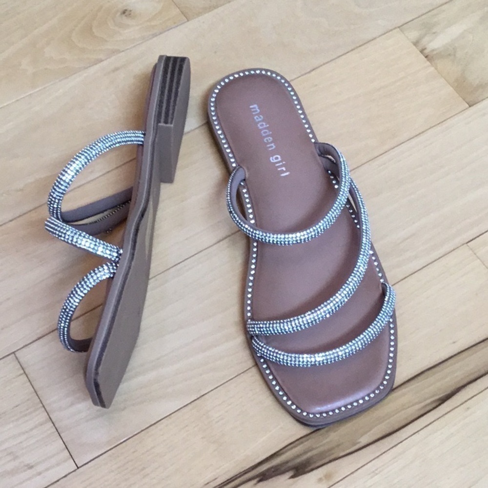MADDEN girl starle slide on sandals with diamond like bling. Women’s size 6.5 - Picture 2 of 16